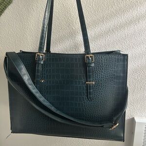 Elegant Green Crocodile-Embossed Tote Bag